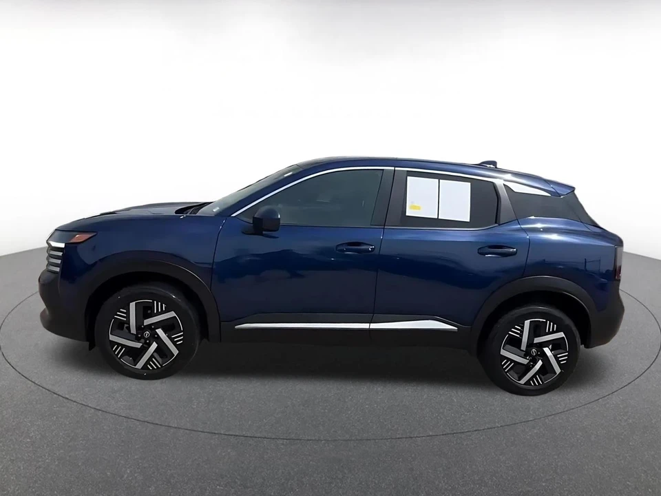 2025 Nissan Kicks - Image 7 of 31