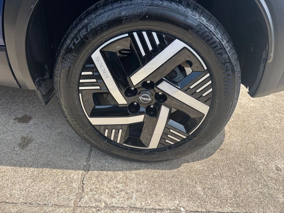2025 Nissan Kicks - Image 23 of 31