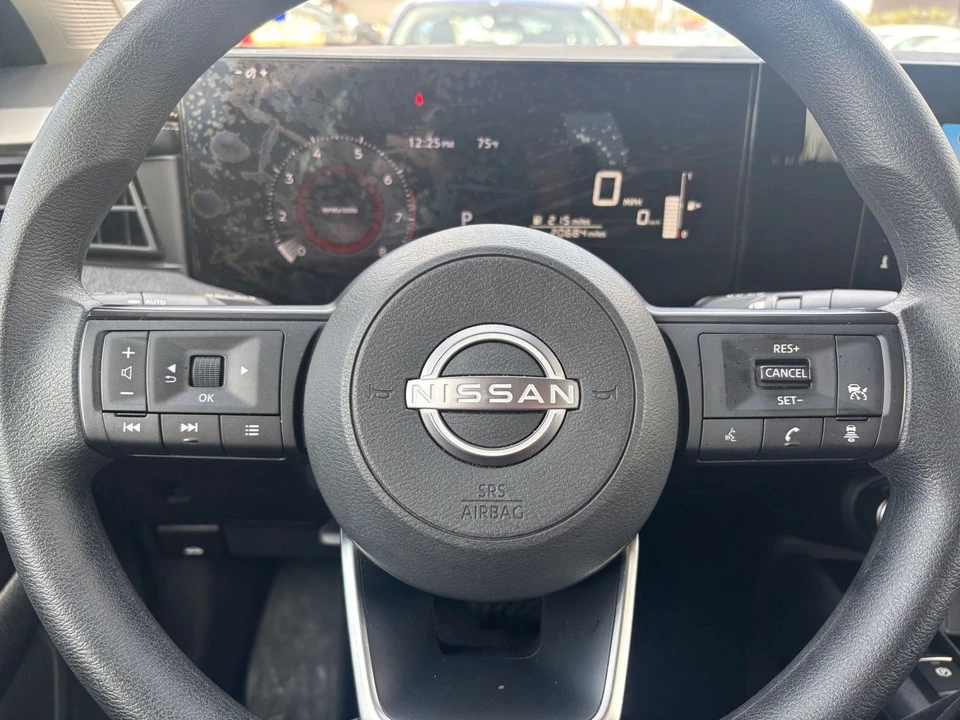 2025 Nissan Kicks - Image 21 of 31