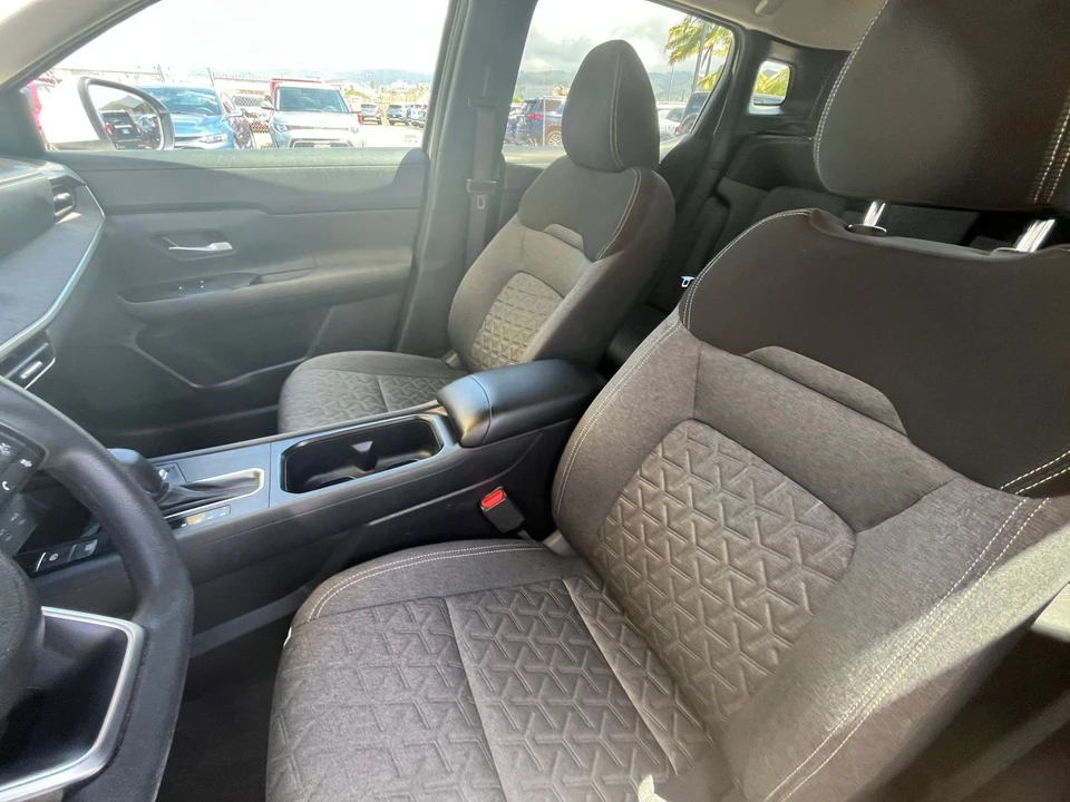 2025 Nissan Kicks - Image 26 of 31