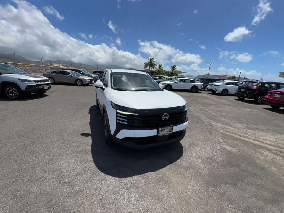 2025 Nissan Kicks - Image 3 of 31