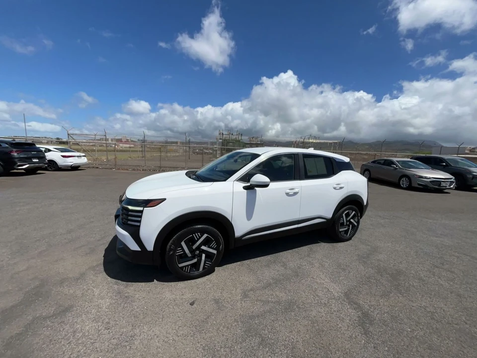 2025 Nissan Kicks - Image 9 of 31
