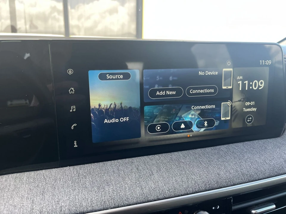2025 Nissan Kicks - Image 21 of 31