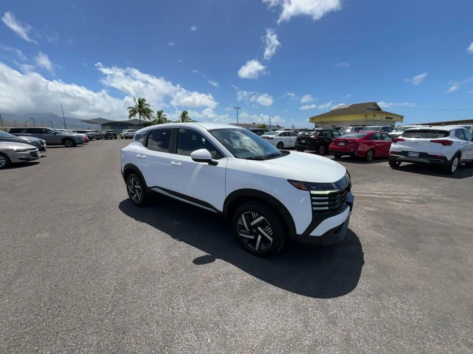 2025 Nissan Kicks - Image 2 of 31