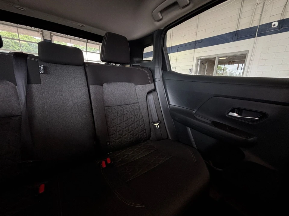 2025 Nissan Kicks - Image 30 of 31