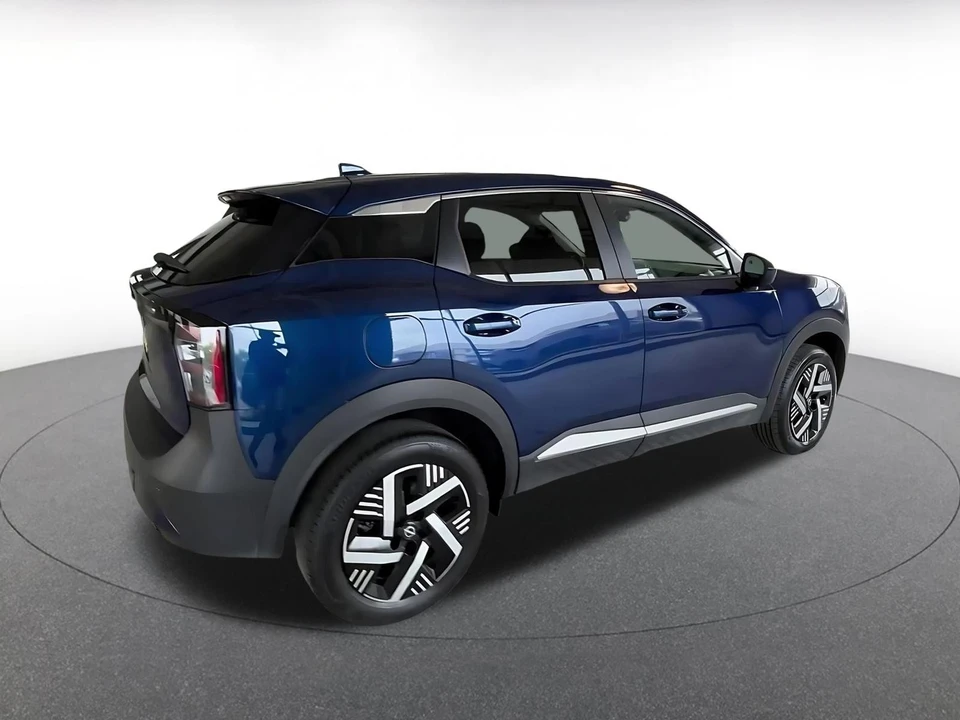 2025 Nissan Kicks - Image 11 of 31