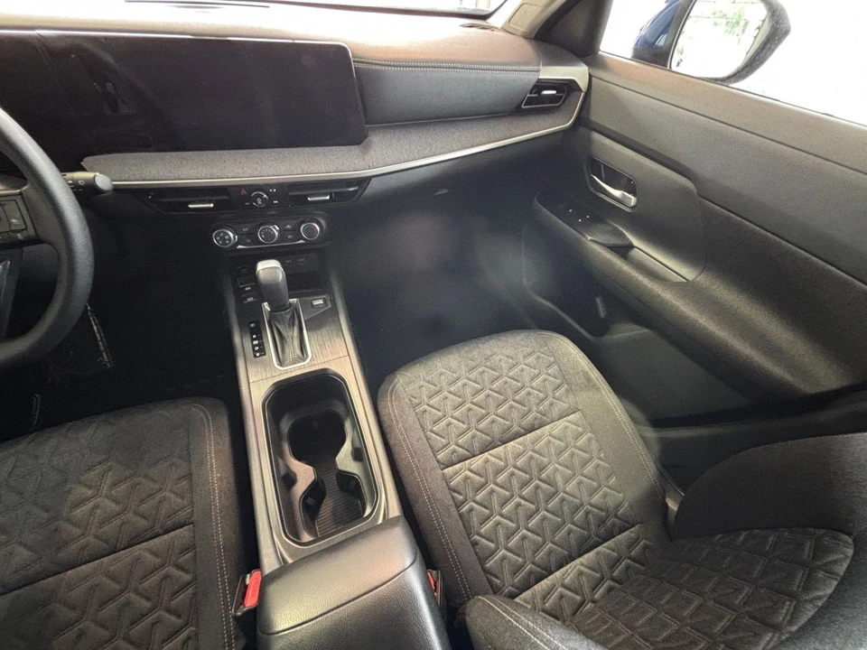 2025 Nissan Kicks - Image 28 of 31