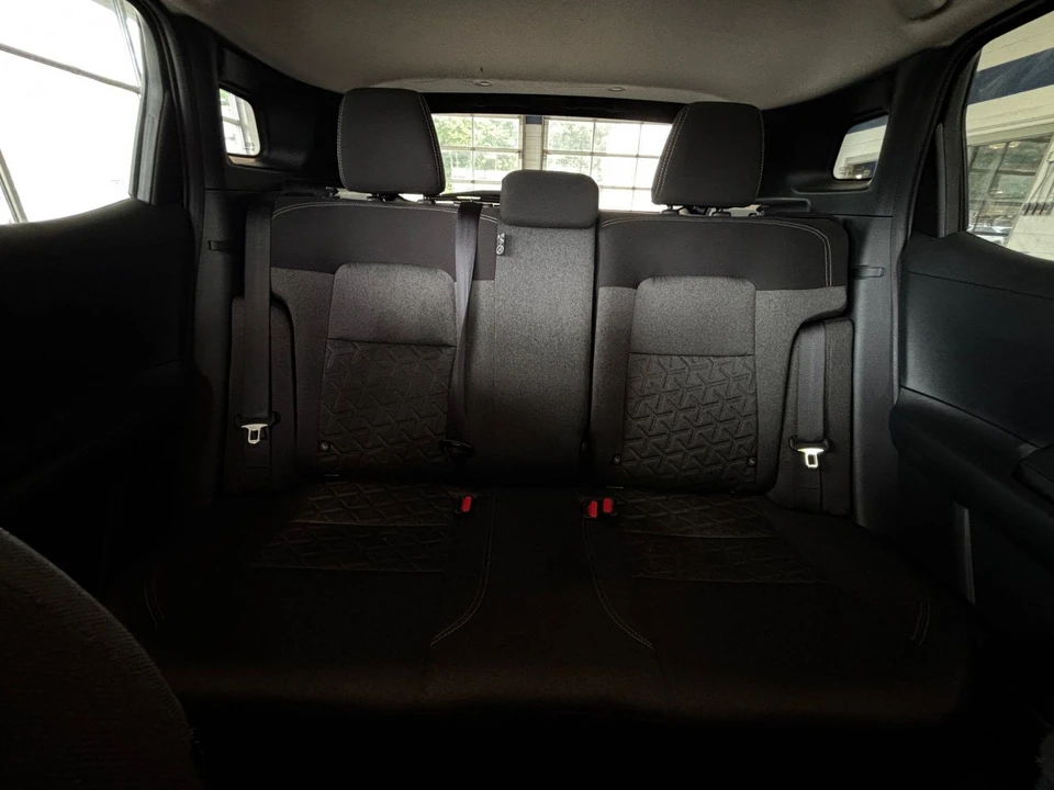 2025 Nissan Kicks - Image 31 of 31