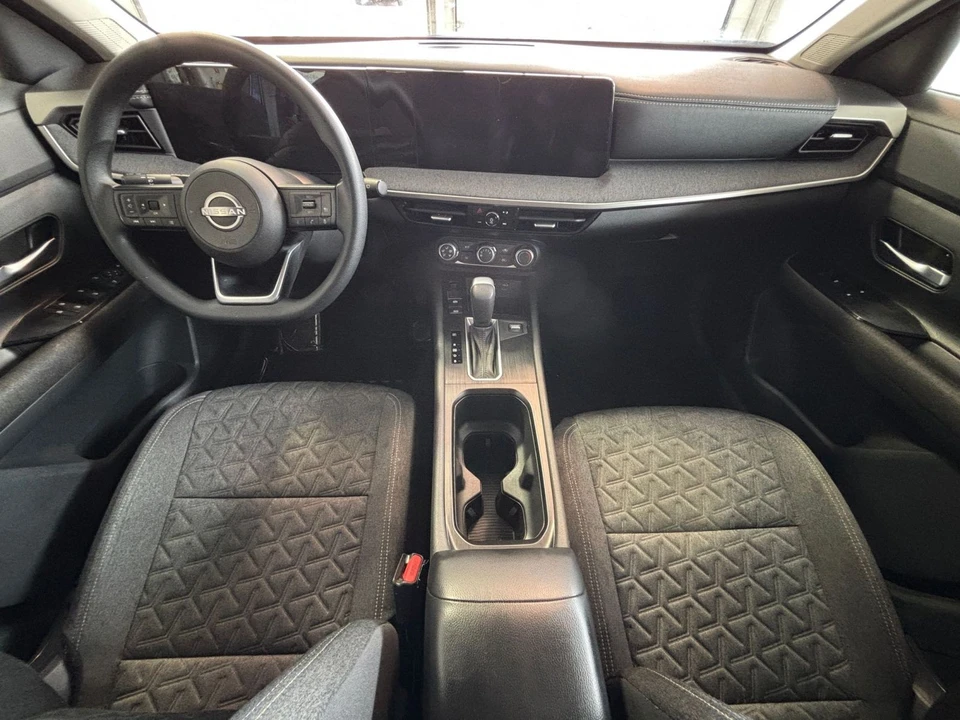 2025 Nissan Kicks - Image 31 of 31