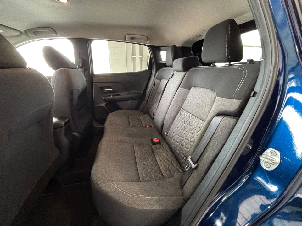 2025 Nissan Kicks - Image 19 of 31