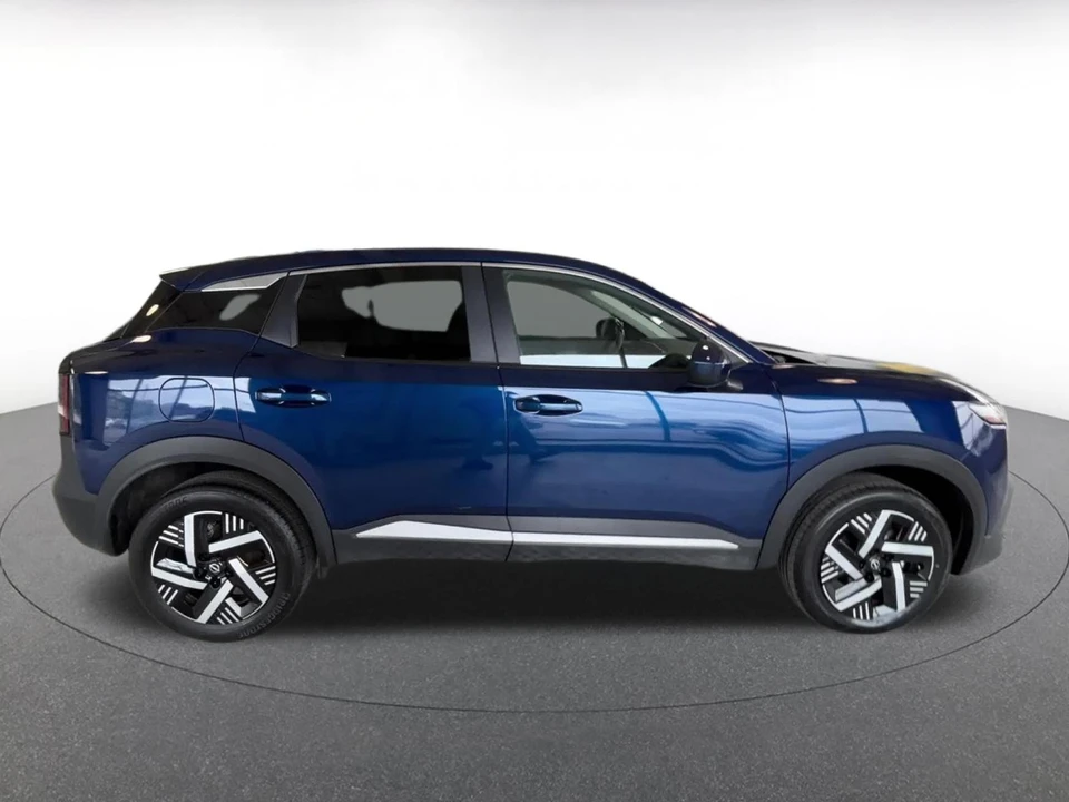 2025 Nissan Kicks - Image 18 of 31