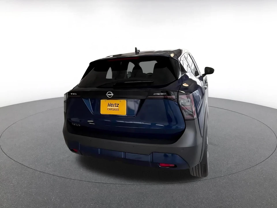 2025 Nissan Kicks - Image 17 of 31