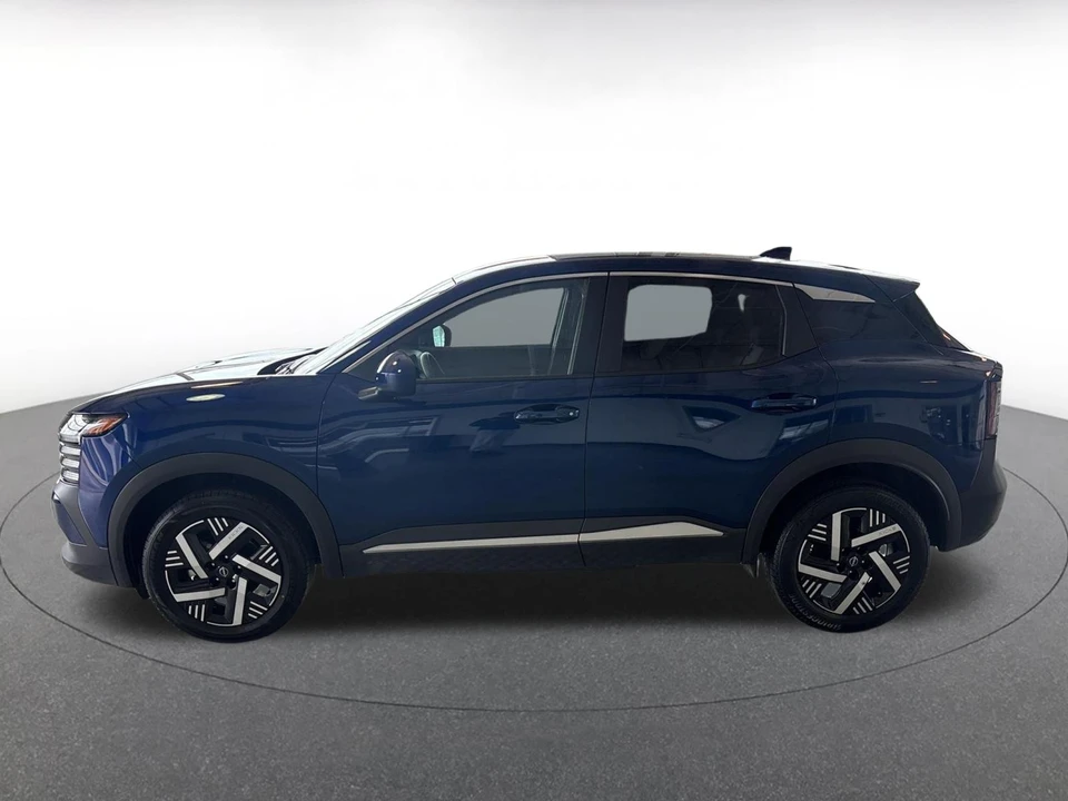 2025 Nissan Kicks - Image 9 of 31