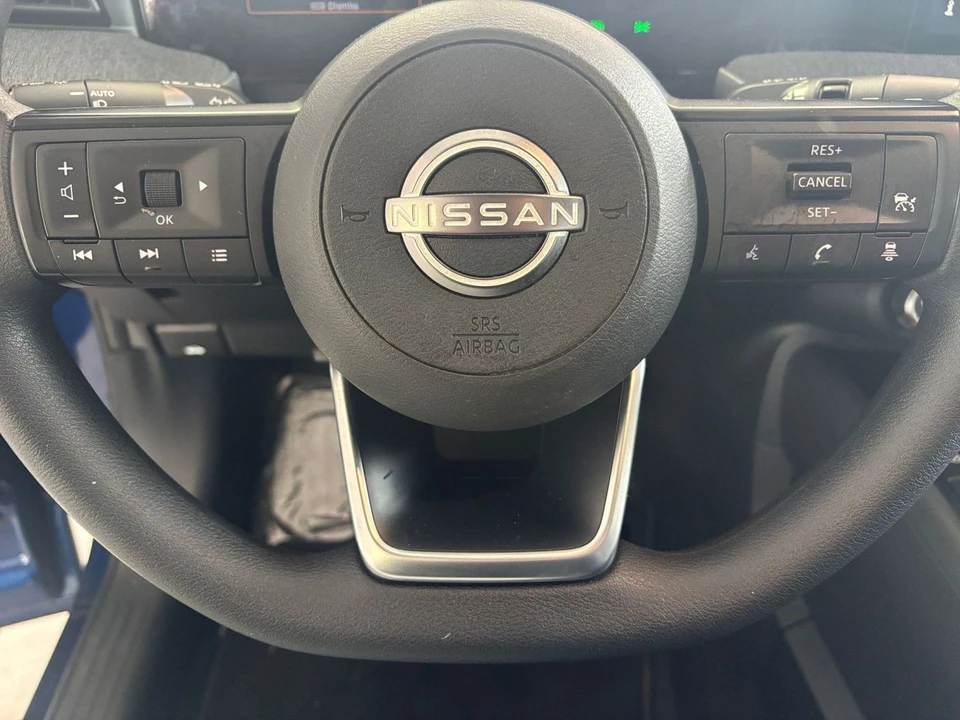 2025 Nissan Kicks - Image 21 of 31