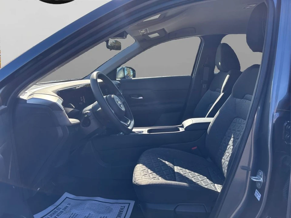 2025 Nissan Kicks - Image 9 of 12