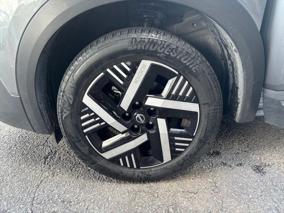 2025 Nissan Kicks - Image 29 of 31