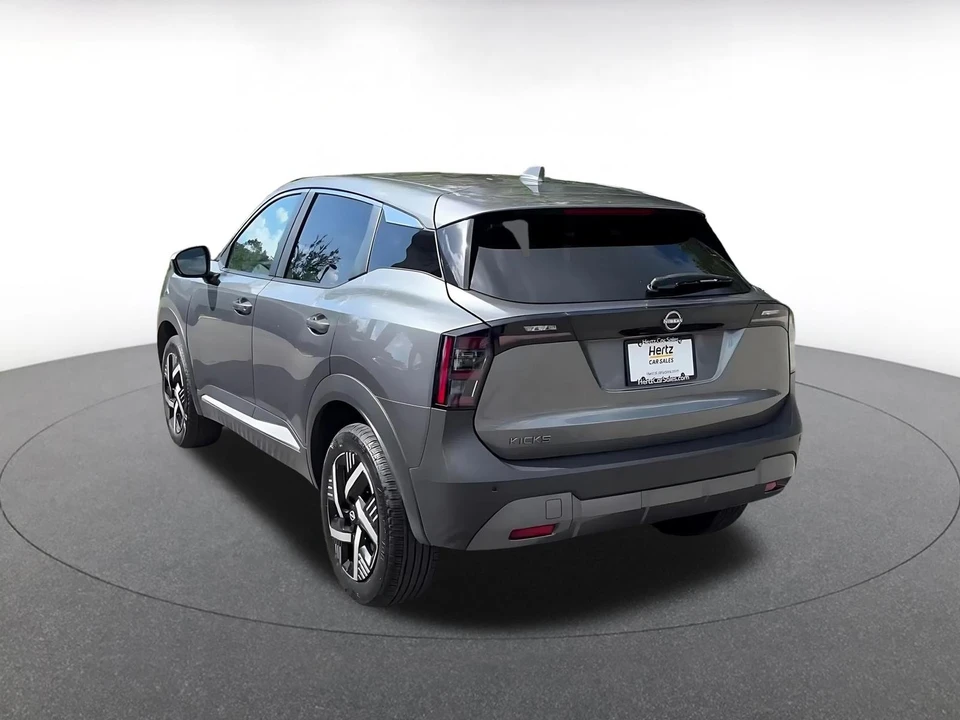 2025 Nissan Kicks - Image 11 of 31