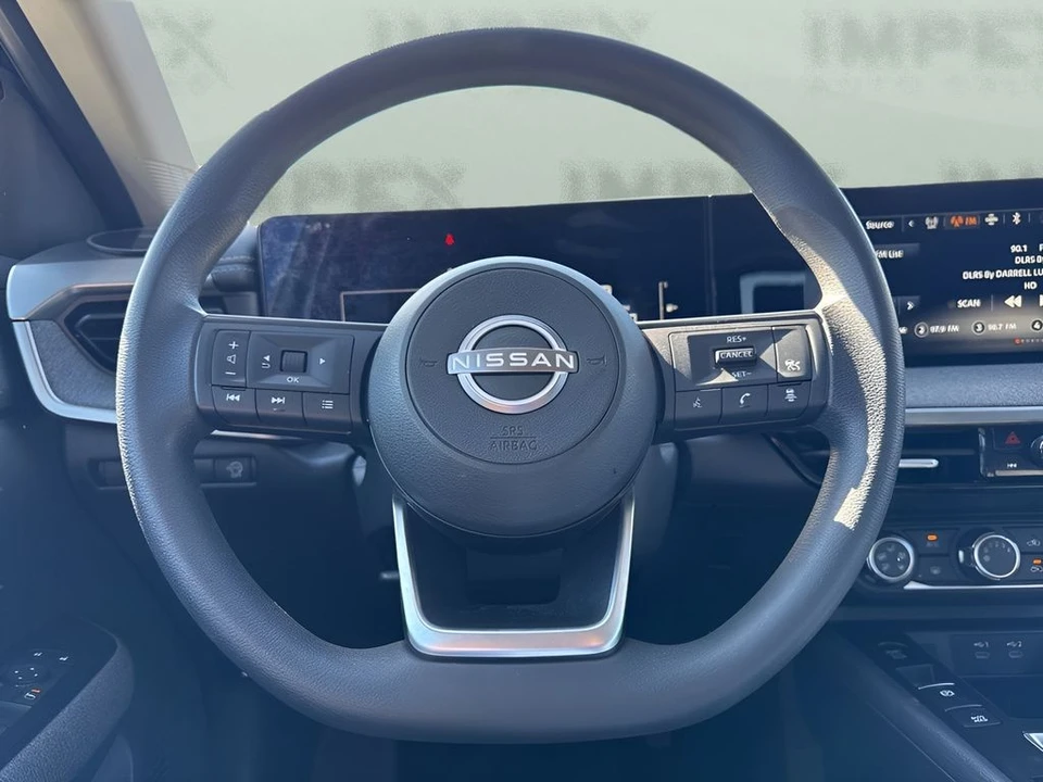 2025 Nissan Kicks - Image 12 of 31