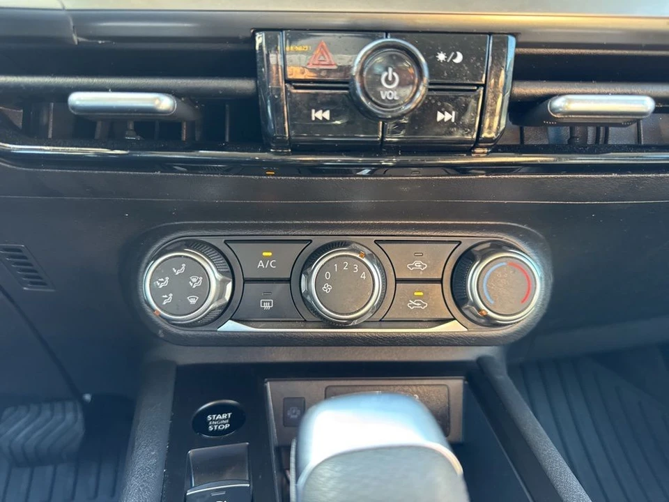 2025 Nissan Kicks - Image 19 of 31