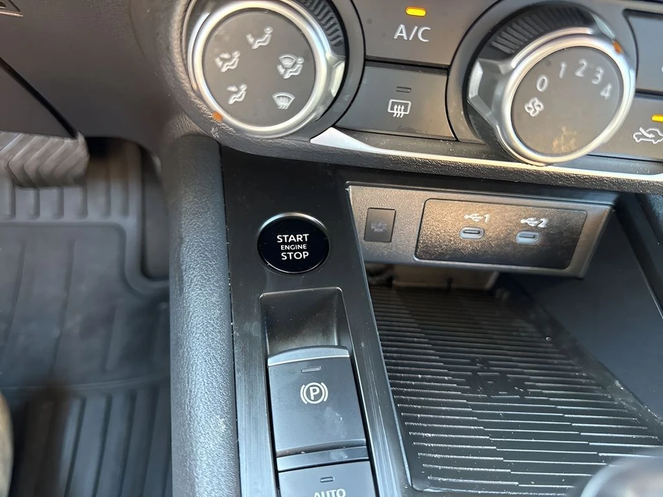 2025 Nissan Kicks - Image 20 of 31