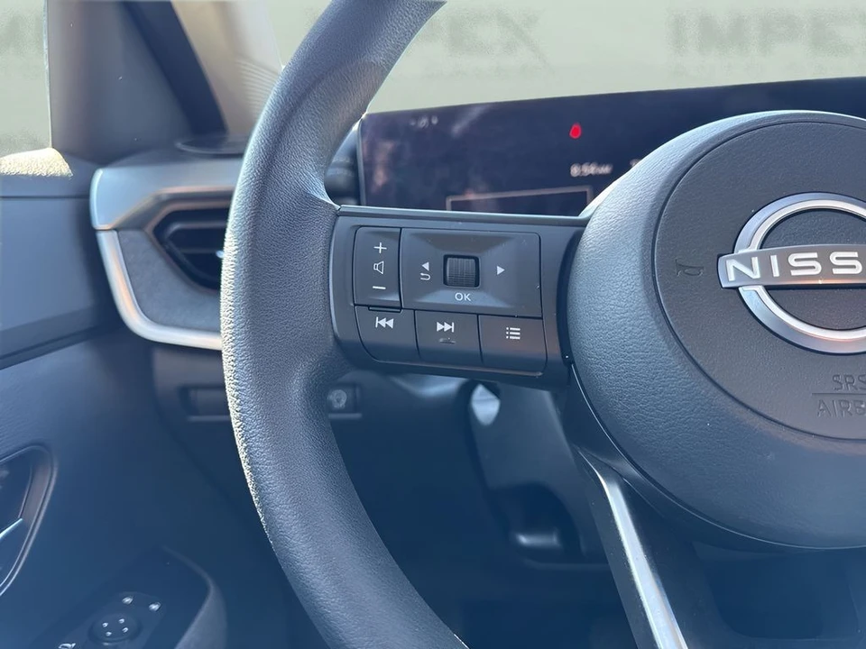 2025 Nissan Kicks - Image 13 of 31