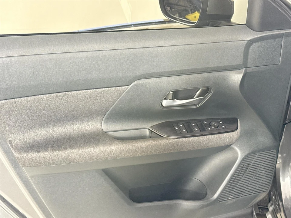 2025 Nissan Kicks - Image 11 of 14