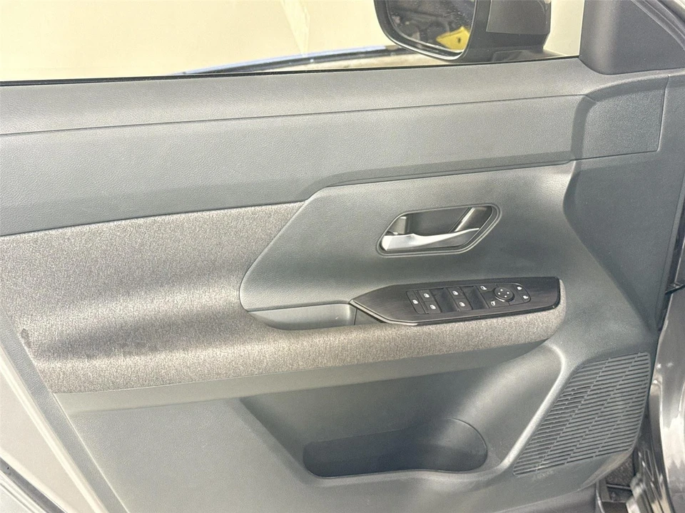 2025 Nissan Kicks - Image 11 of 14