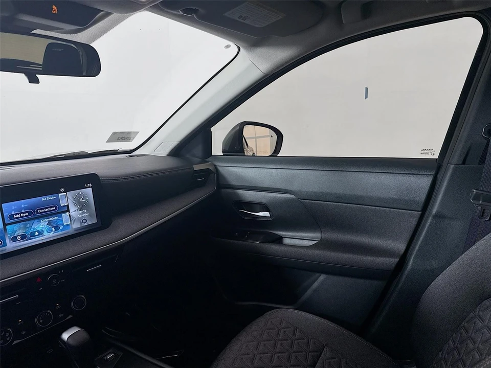 2025 Nissan Kicks - Image 19 of 21