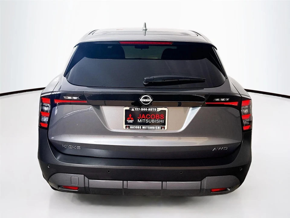 2025 Nissan Kicks - Image 6 of 21