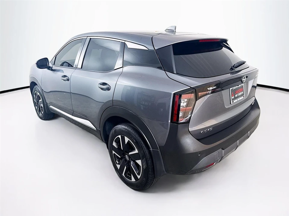 2025 Nissan Kicks - Image 5 of 21