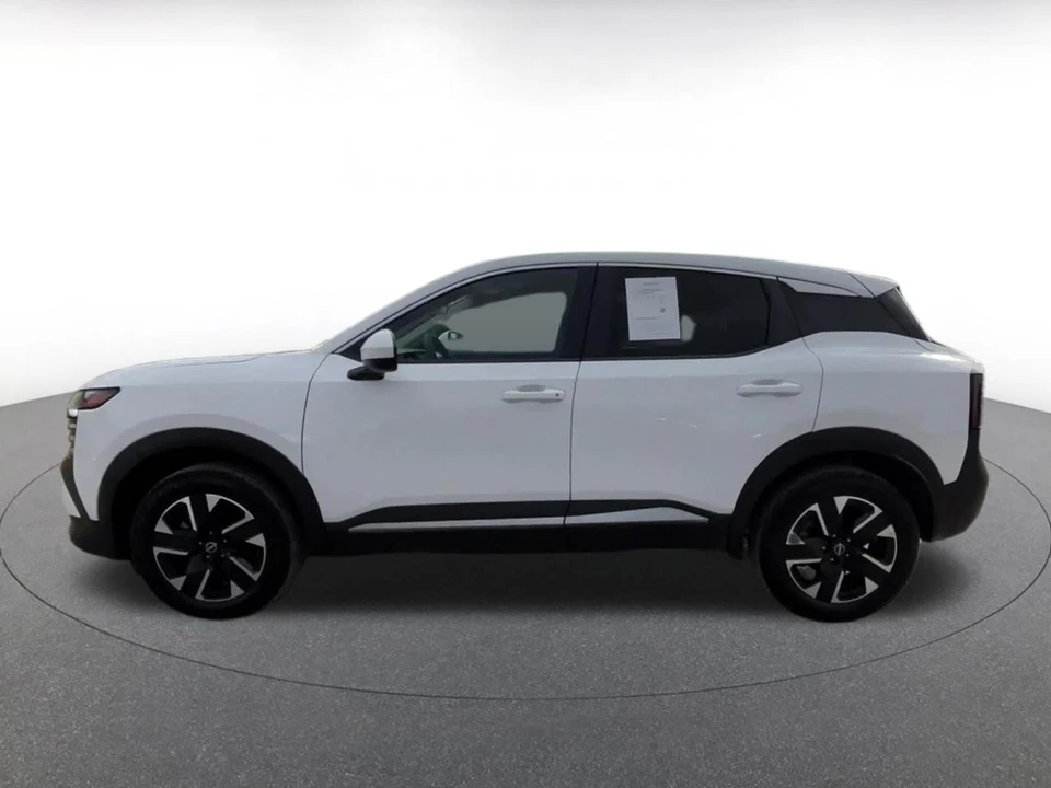 2025 Nissan Kicks - Image 7 of 31