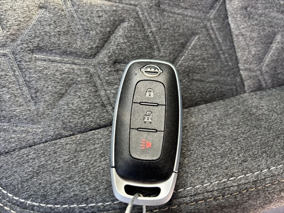 2025 Nissan Kicks - Image 18 of 31