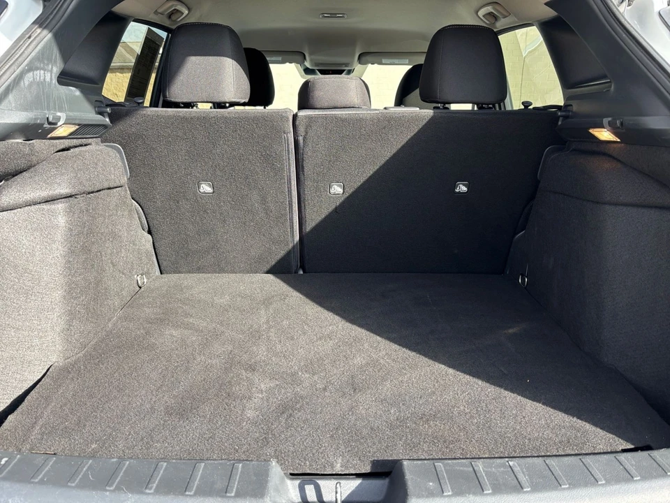 2025 Nissan Kicks - Image 25 of 31