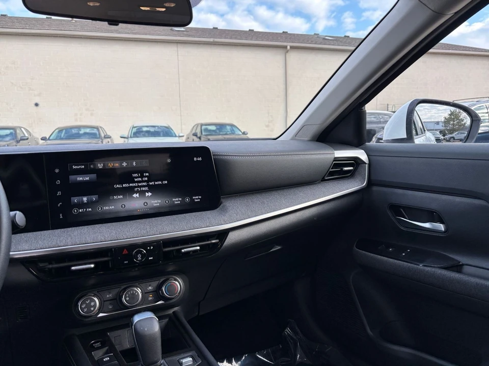 2025 Nissan Kicks - Image 29 of 31