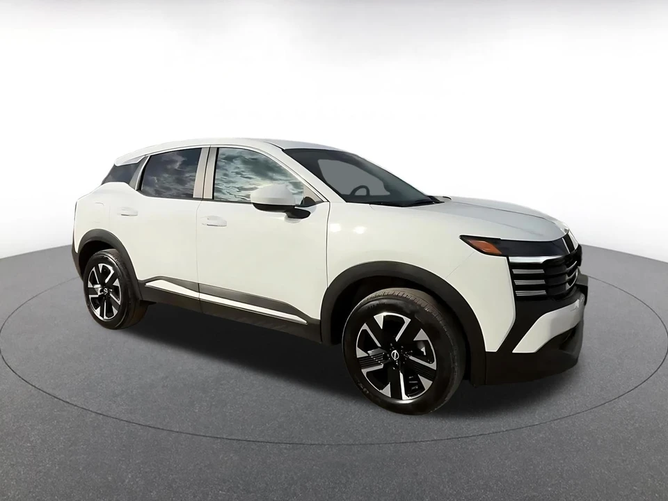 2025 Nissan Kicks - Image 2 of 31