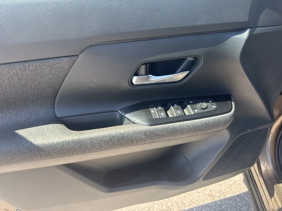 2025 Nissan Kicks - Image 22 of 30
