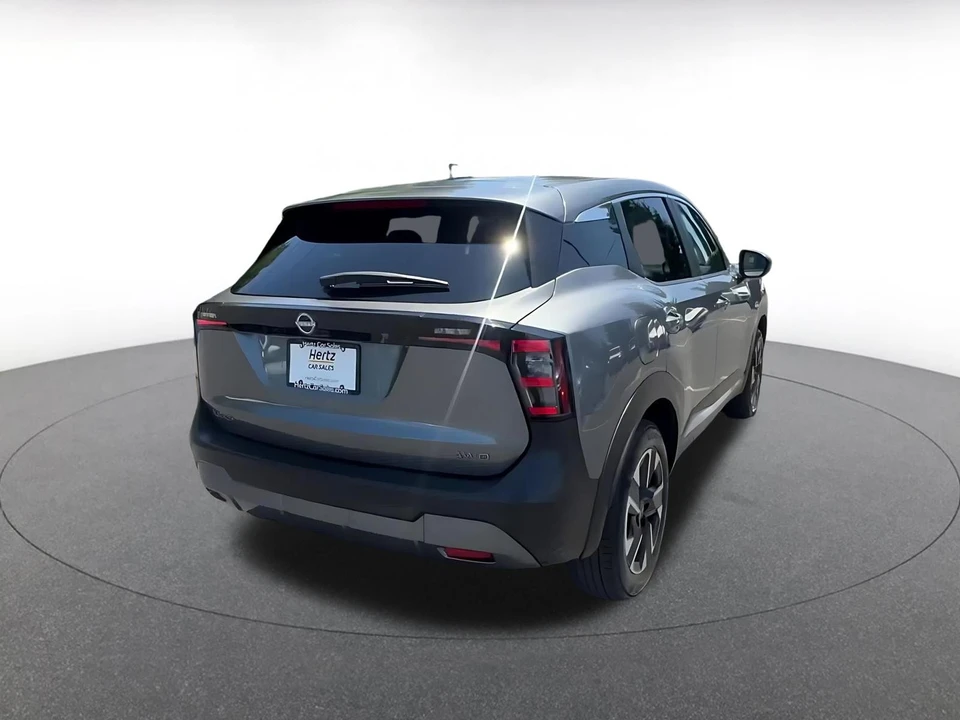 2025 Nissan Kicks - Image 17 of 31
