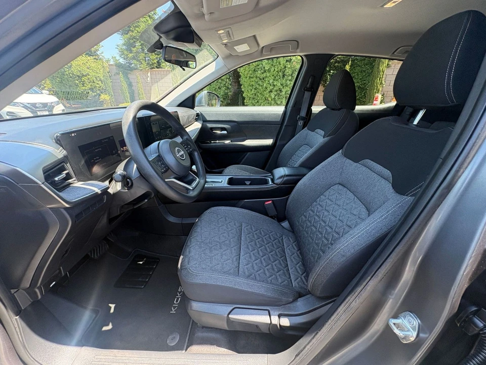 2025 Nissan Kicks - Image 26 of 31