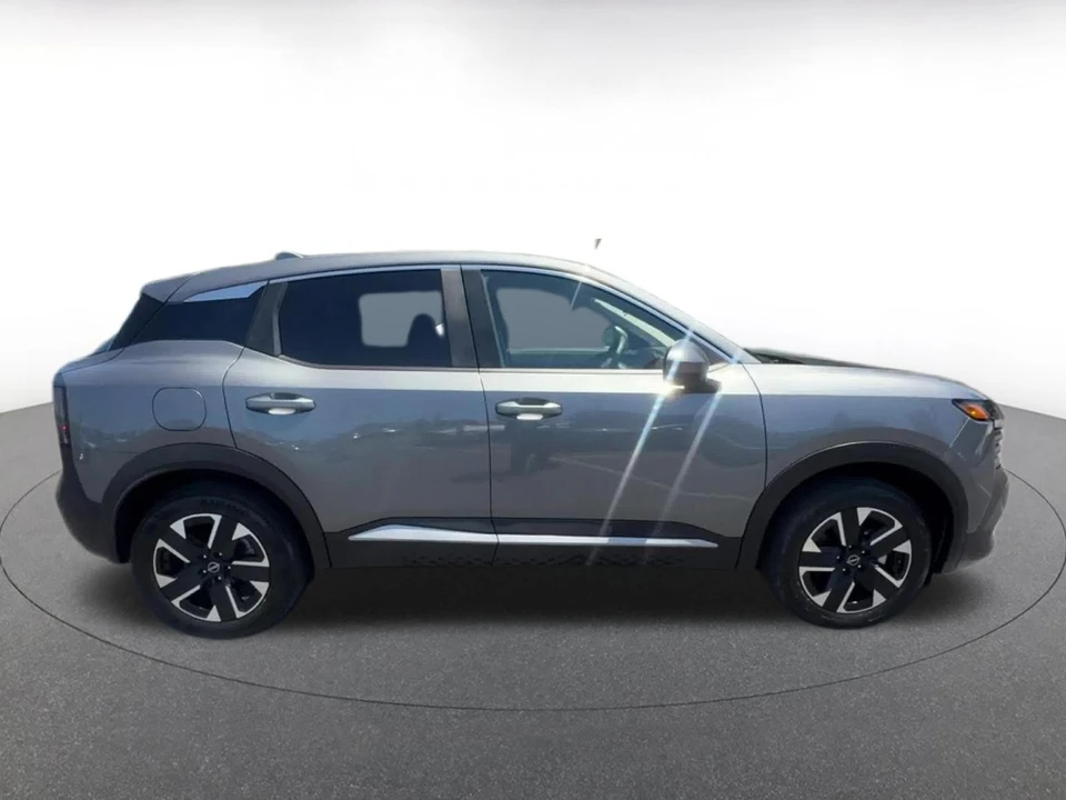 2025 Nissan Kicks - Image 18 of 31