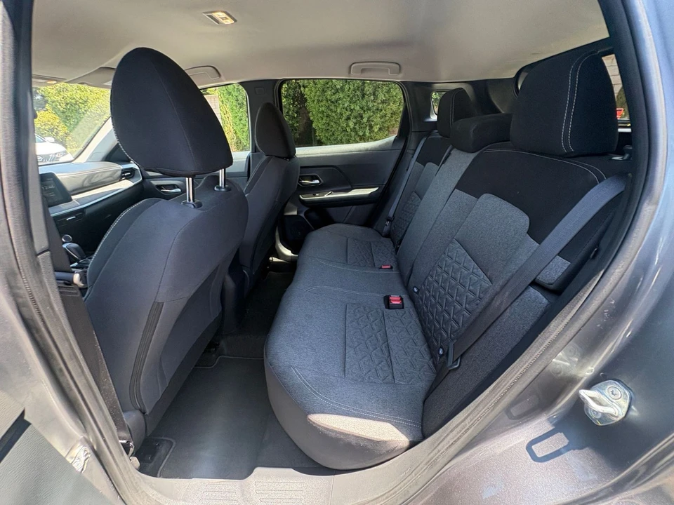 2025 Nissan Kicks - Image 25 of 31