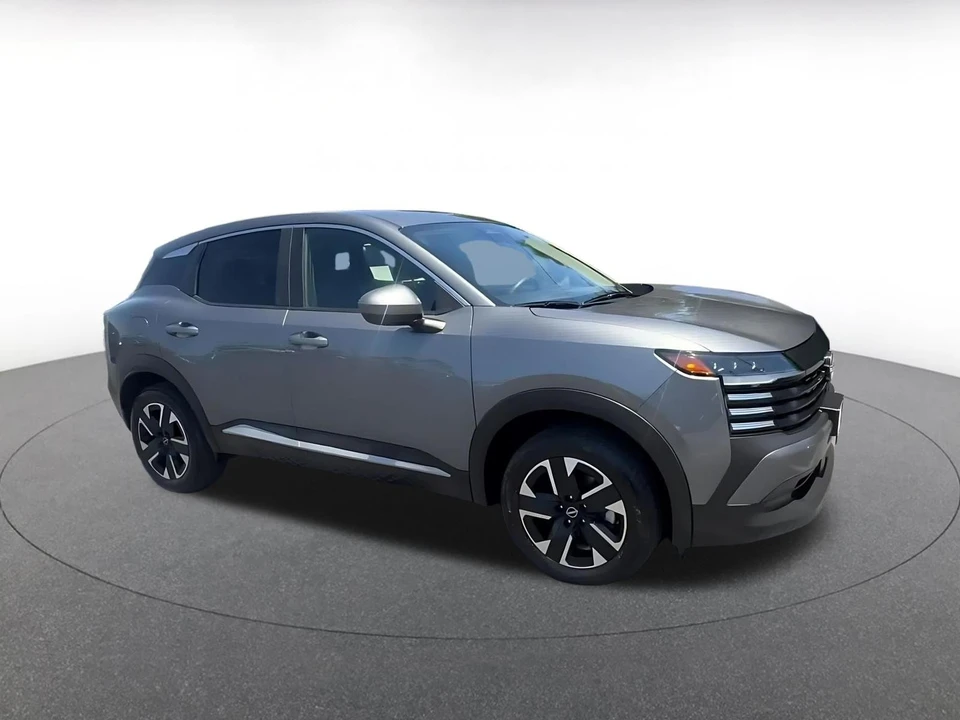 2025 Nissan Kicks - Image 2 of 31