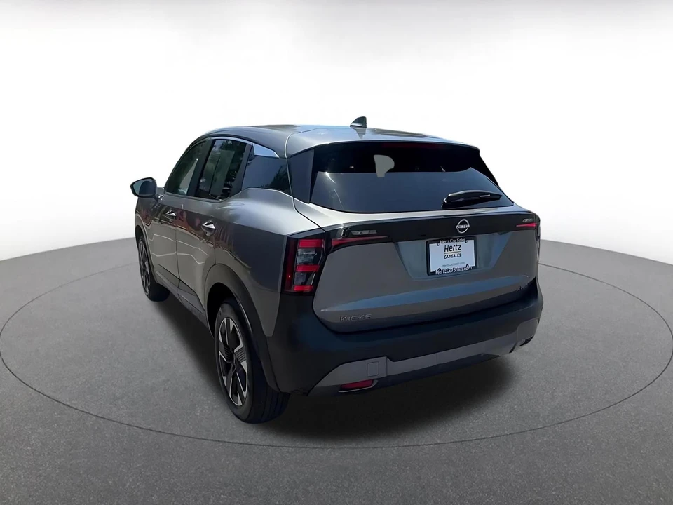 2025 Nissan Kicks - Image 13 of 31