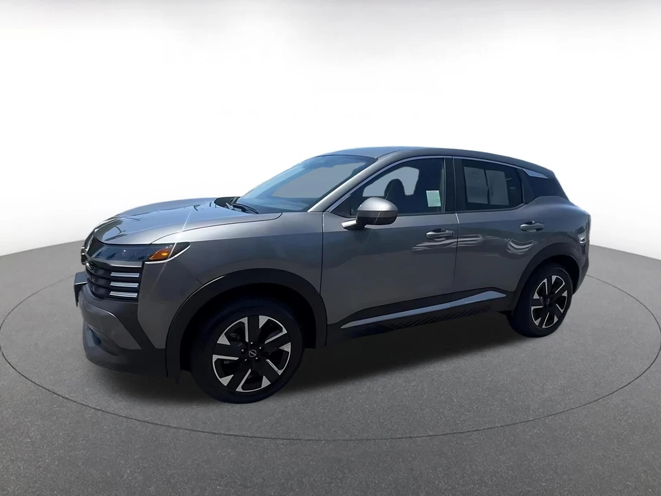 2025 Nissan Kicks - Image 9 of 31