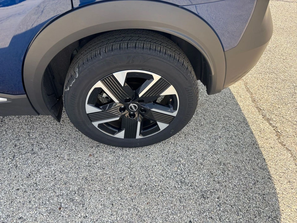 2025 Nissan Kicks - Image 30 of 31