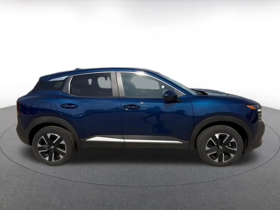 2025 Nissan Kicks - Image 18 of 31