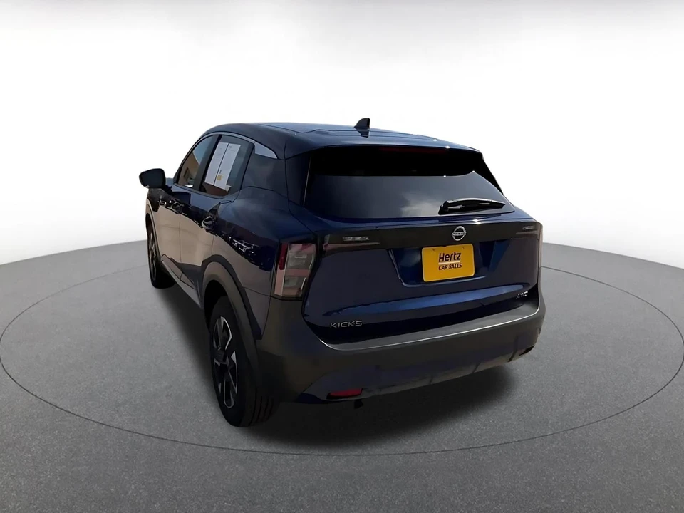 2025 Nissan Kicks - Image 13 of 31