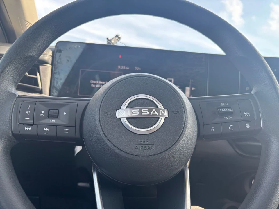 2025 Nissan Kicks - Image 27 of 31