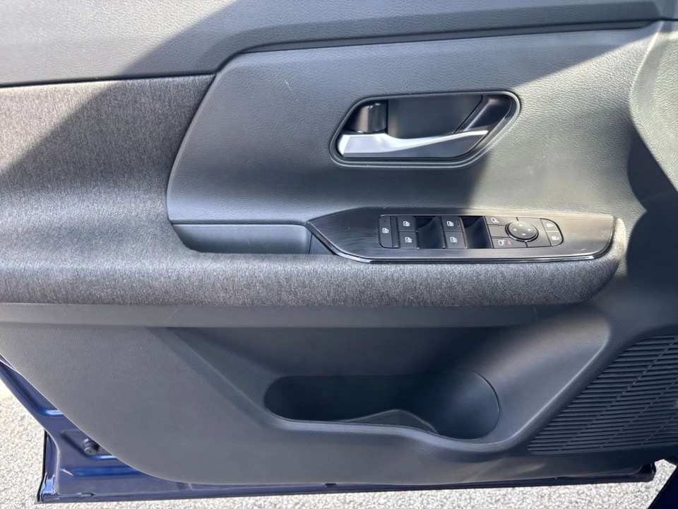 2025 Nissan Kicks - Image 20 of 31