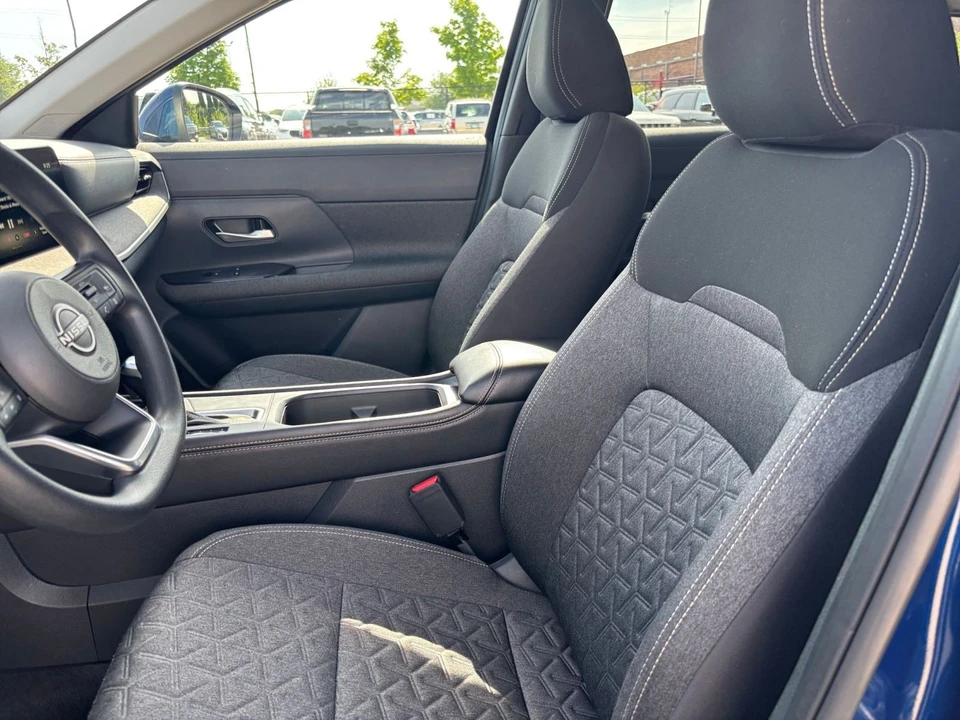 2025 Nissan Kicks - Image 26 of 31