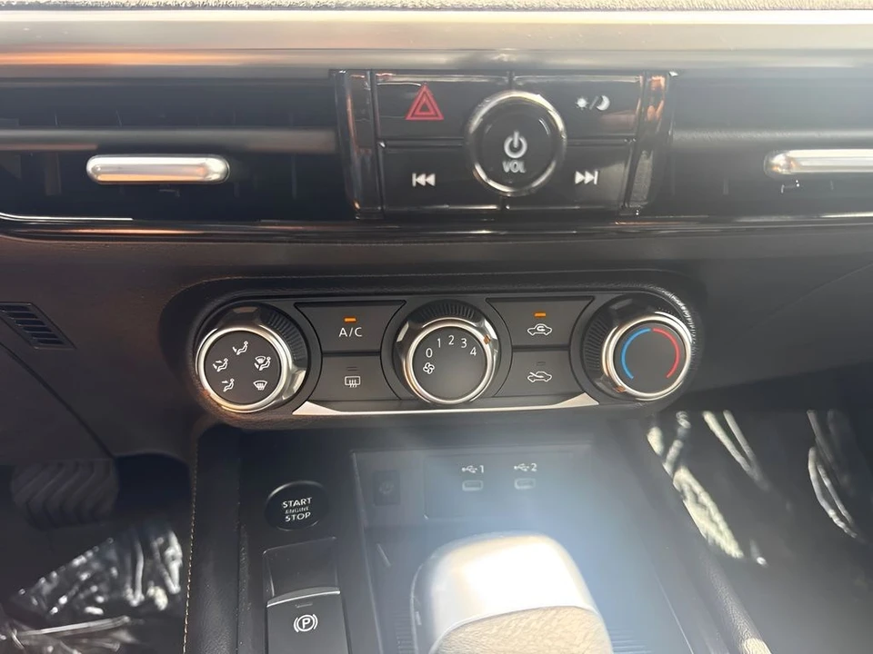 2025 Nissan Kicks - Image 11 of 23